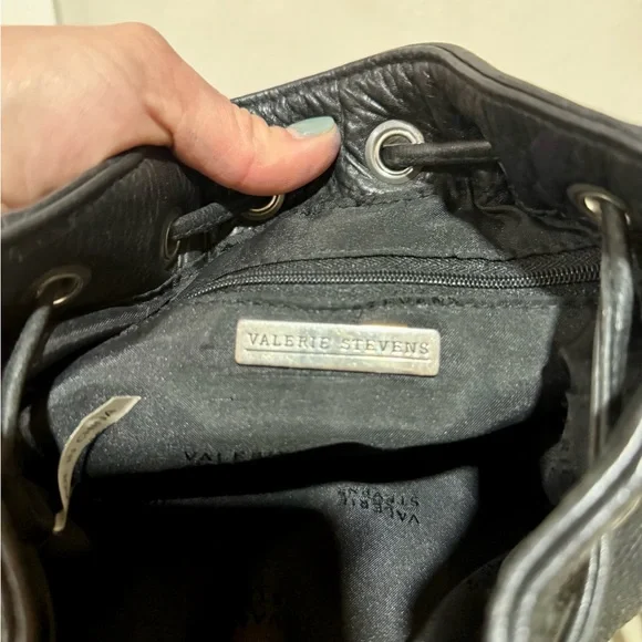 Valerie Stevens Black Leather Drawstring Bucket Crossbody Bag - Picture 9 of 11